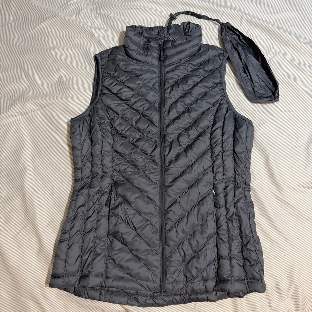 New! 32 Degrees Heat Women's Medium Packable Puffer Vest Gray Quilted